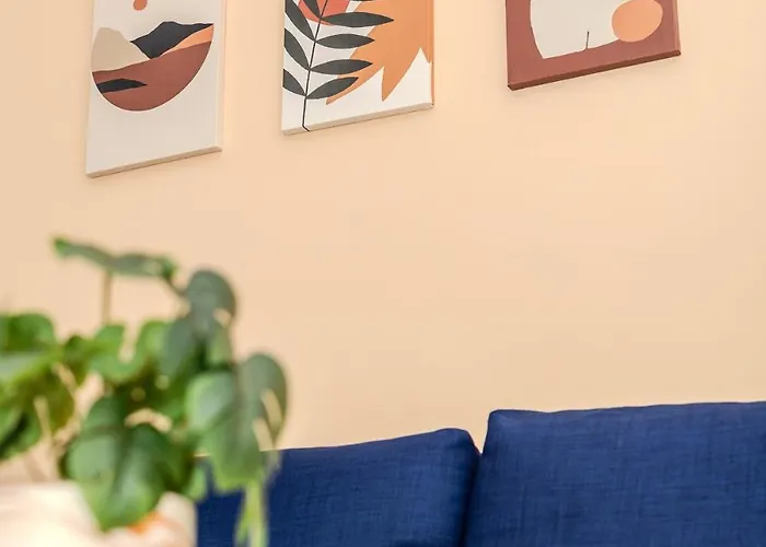 Adorable Modern * Peraía